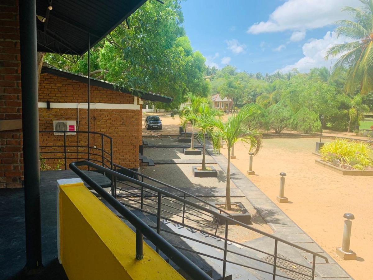 Sethway Village Minneriya Exterior photo