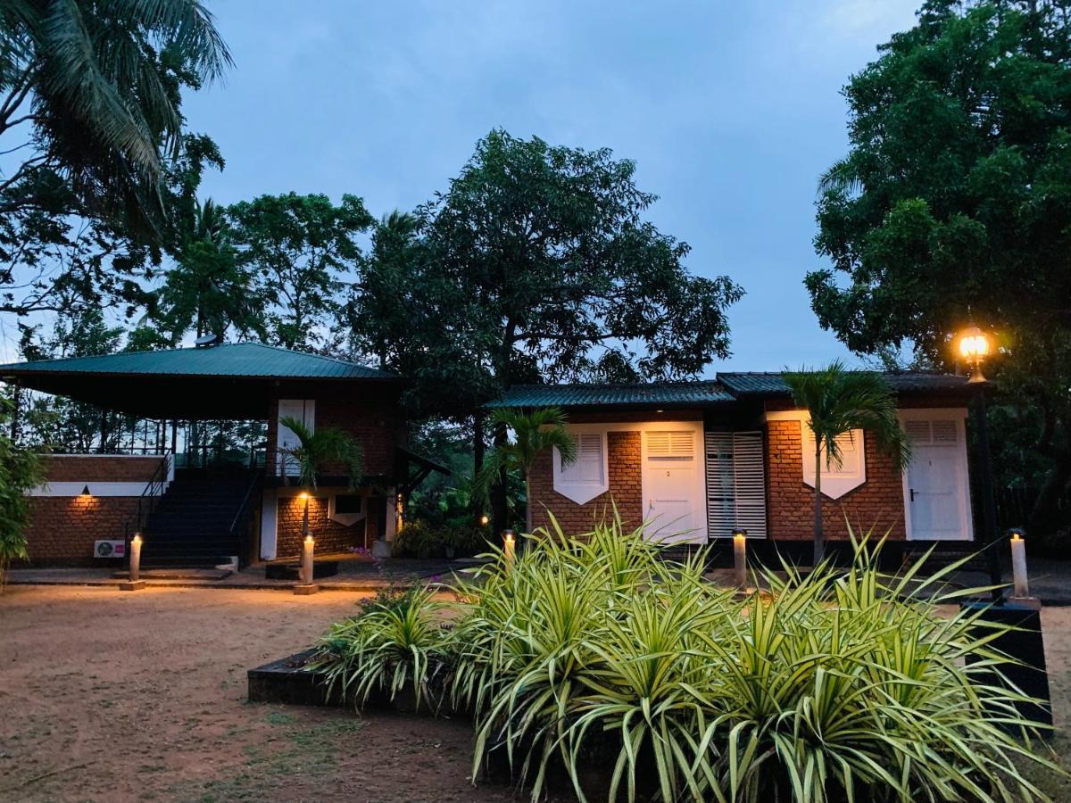 Sethway Village Minneriya Exterior photo