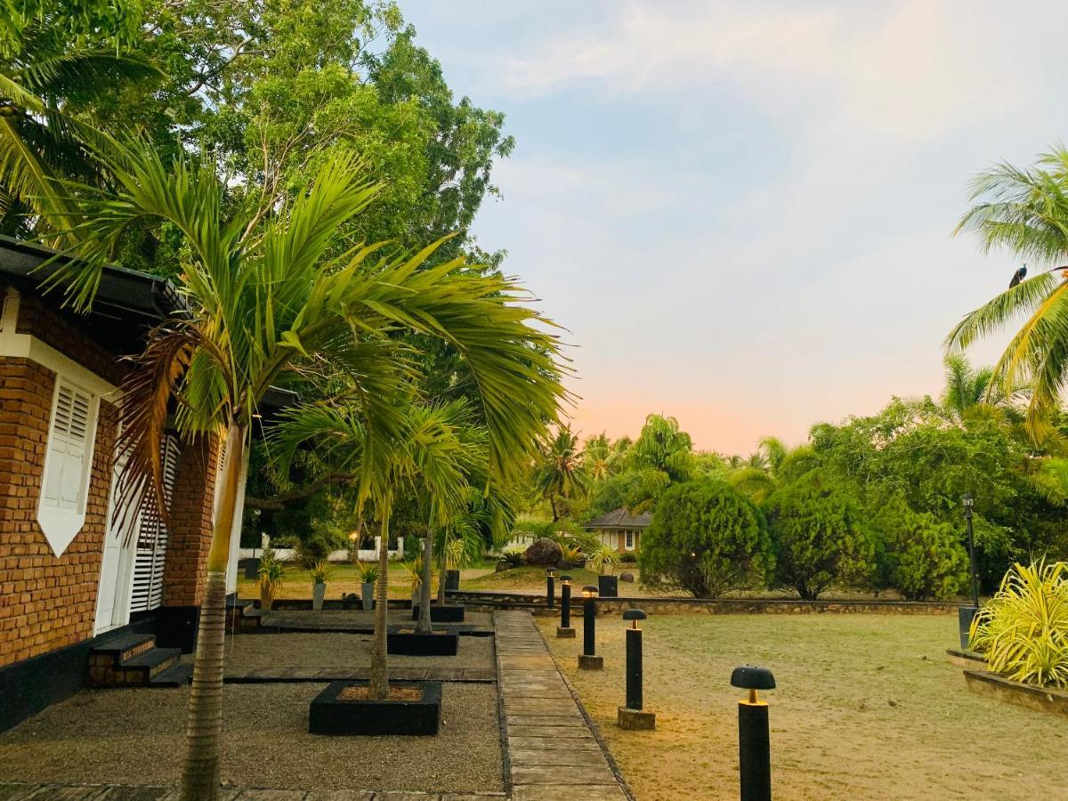 Sethway Village Minneriya Exterior photo