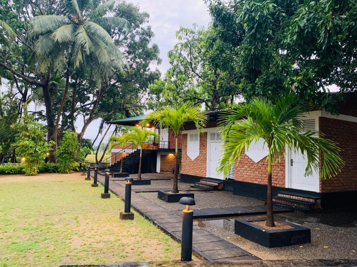 Sethway Village Minneriya Exterior photo